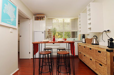 Colour Pop Fitzroy - 3 Bedroom Pet Friendly - Accommodation Search 3