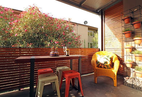Colour Pop Fitzroy - 3 Bedroom Pet Friendly - Accommodation Search 6