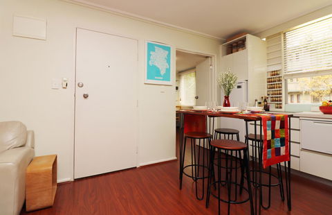 Colour Pop Fitzroy - 3 Bedroom Pet Friendly - Accommodation Search 21