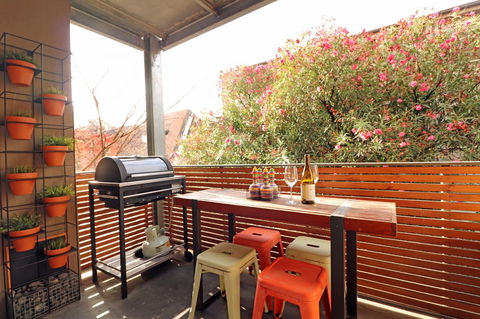 Colour Pop Fitzroy - 3 Bedroom Pet Friendly - Accommodation Search 7
