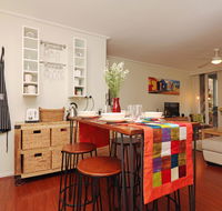 Colour Pop Fitzroy - 3 bedroom pet friendly - Accommodation Search