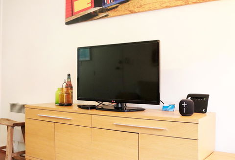 Colour Pop Fitzroy - 3 Bedroom Pet Friendly - Accommodation Search 26