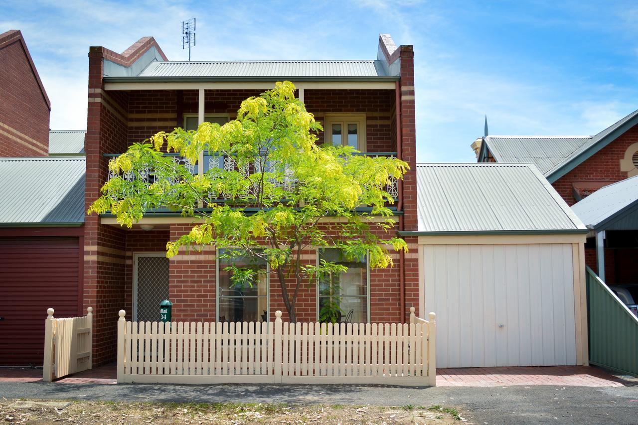 Quarry Hill VIC Accommodation Search