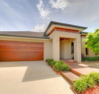 Newington Lakehouse - Accommodation Search