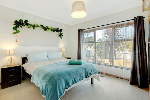 Sunryes Beach House - Accommodation Search 11