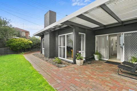 Mysa Anglesea Sleeps 7 WiFi SmartTV Cafes Shops - Accommodation Search 7