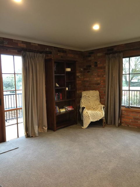 Bricks And Roses - Accommodation Search 12