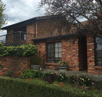 Bricks and Roses - Accommodation Search