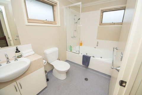 The Pitch - Accommodation Search 21