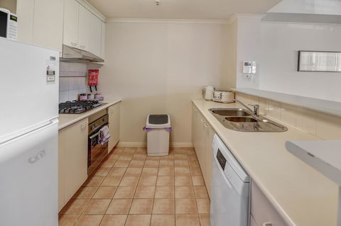 Southbank Tower Apartments - Accommodation Search 13