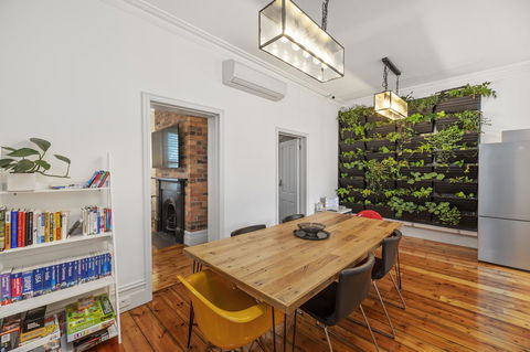 Work Sleep Live Melbourne - Accommodation Search 0