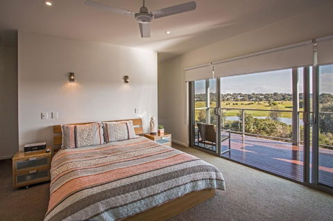 Saltwater Breeze Retreat - Accommodation Search 15