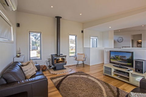 Saltwater Breeze Retreat - Accommodation Search 3