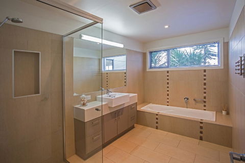 Saltwater Breeze Retreat - Accommodation Search 19