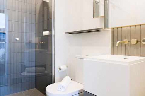 Deluxe Sea Views Apartment - Accommodation Search 13
