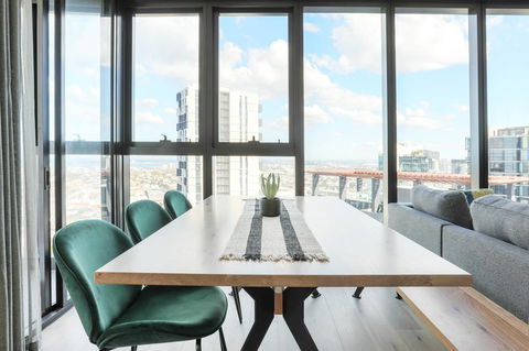 Deluxe Sea Views Apartment - Accommodation Search 1
