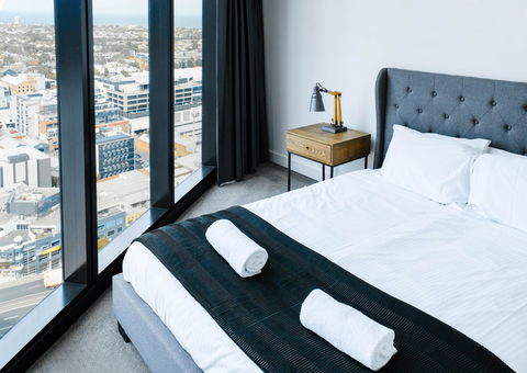 Deluxe Sea Views Apartment - Accommodation Search 12