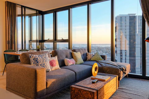 Deluxe Sea Views Apartment - Accommodation Search 9