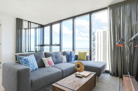 Deluxe Sea Views Apartment - Accommodation Search 2