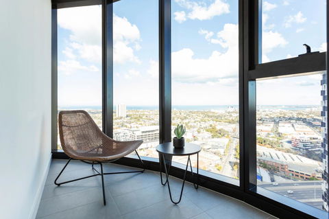 Deluxe Sea Views Apartment - Accommodation Search 4