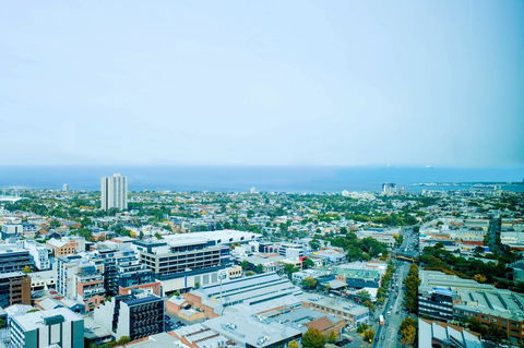 Deluxe Sea Views Apartment - Accommodation Search 11