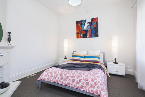 Montabella - Accommodation Search 2