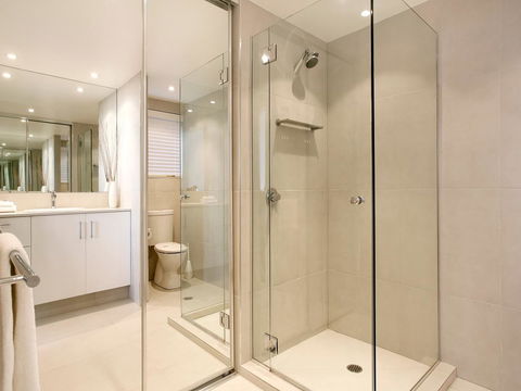 La Mer Sunshine Beachfront - Accommodation Search 11