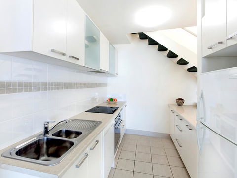 La Mer Sunshine Beachfront - Accommodation Search 5