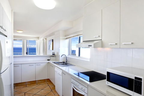 La Mer Sunshine Beachfront - Accommodation Search 6