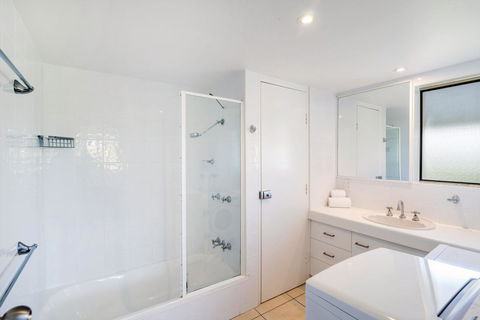 Sunseeker Holiday Apartments - Accommodation Search 27