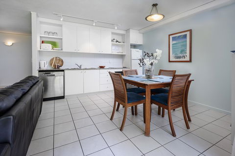 Coloured Sands - Rainbow Beach Resort - 5 Mins To Beach - Accommodation Search 3