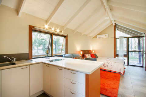 Airlie Beach Eco Cabins - Adults Only - Accommodation Search 12