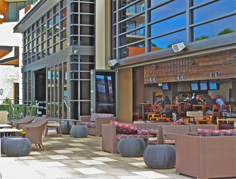 Oaks Redcliffe Mon Komo Suites - Accommodation Search 0
