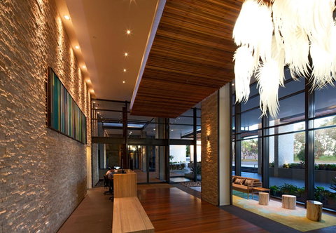 Oaks Redcliffe Mon Komo Suites - Accommodation Search 13