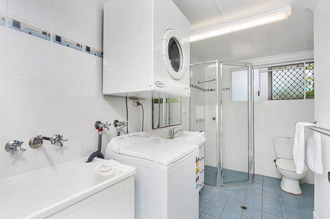 Agincourt Beachfront Apartments - Accommodation Search 25