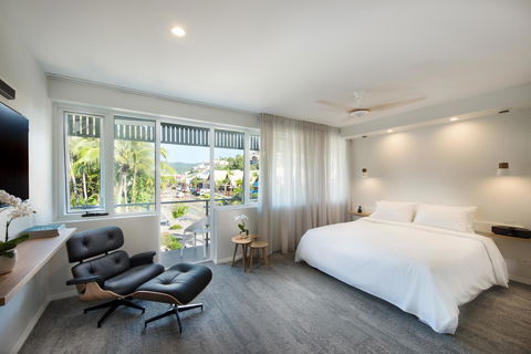 Heart Hotel And Gallery Whitsundays - Accommodation Search 0
