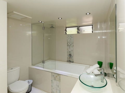Beach Lodges - Accommodation Search 12
