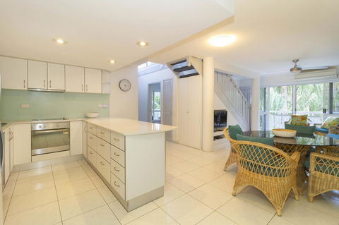 The White House Port Douglas - Accommodation Search 23
