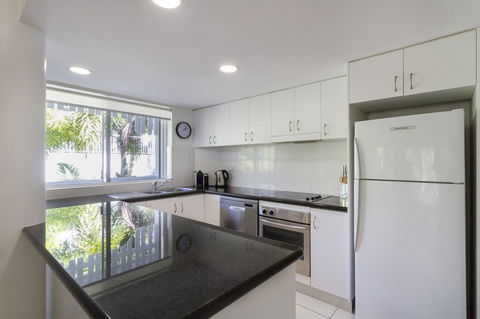 The White House Port Douglas - Accommodation Search 38