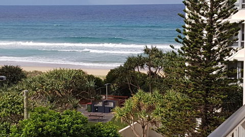Surfers Chalet - Accommodation Search 23