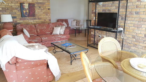 Surfers Chalet - Accommodation Search 24