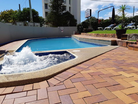 Surfers Chalet - Accommodation Search 3