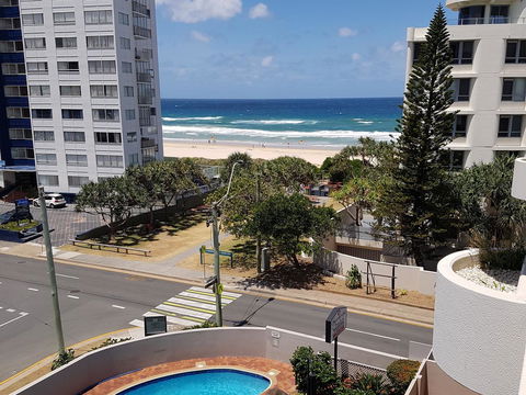 Surfers Chalet - Accommodation Search 31