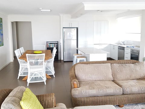 Surfers Chalet - Accommodation Search 33