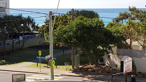 Surfers Chalet - Accommodation Search 20