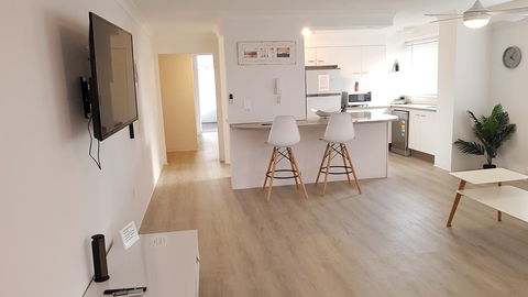 Surfers Chalet - Accommodation Search 10