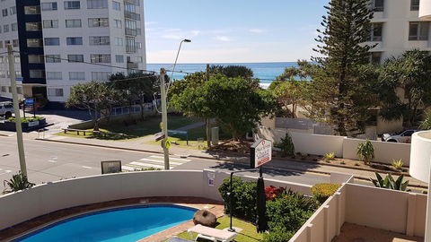 Surfers Chalet - Accommodation Search 17