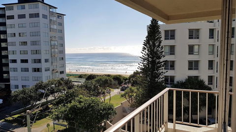 Surfers Chalet - Accommodation Search 15