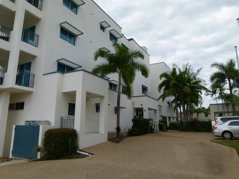 Madison Ocean Breeze Apartments - Accommodation Search 8
