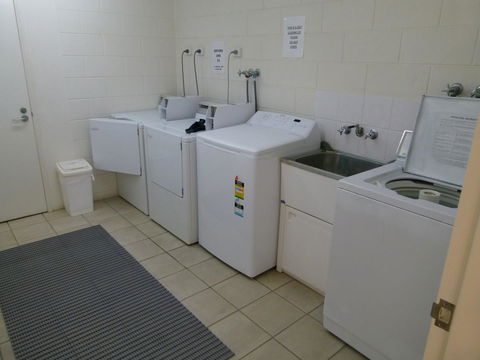 Madison Ocean Breeze Apartments - Accommodation Search 36